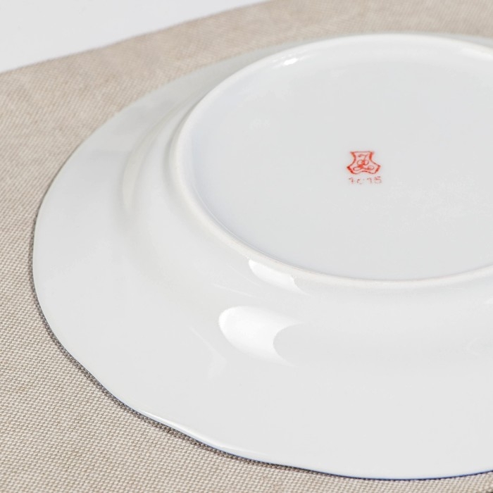 Тарелка фарфоровая «Гуси», d=20 см, МИКС, цвет белый Тарелка фарфоровая «Гуси», d=20 см, МИКС, цвет белый