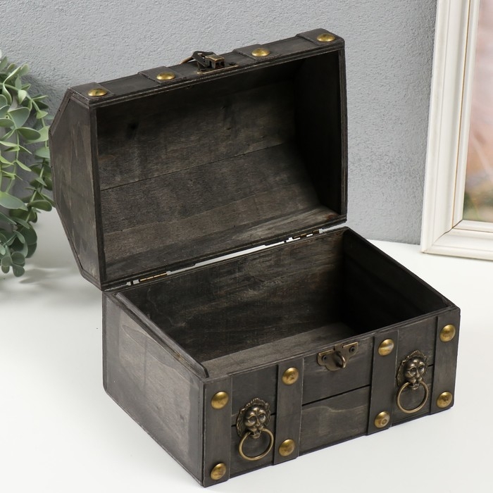 Шкатулка сундучок дерево "Лев. С заклёпками" стальная 16х15,5х22 см