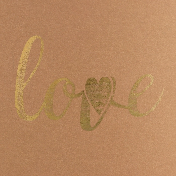 Коробка круглая с тиснением Коробка круглая с тиснением"Love"кофе с молоком 18*18*18см