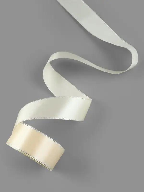 Лента атласная, с серебряным люрексом, 40 мм, 23&plusmn;1 м, светло-бежевая №08