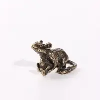 Фигурка декоративная &laquo;Мышка с кукурузой&raquo;, металл, 2.4&times;1.4&times;1.7 см