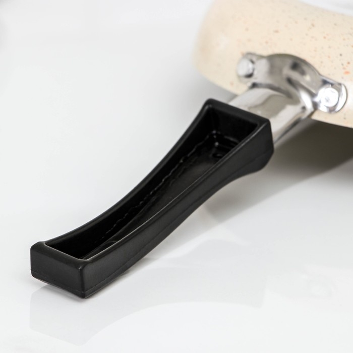 Сковорода «Стоун», d=14,3 см, пластиковая ручка, антипригарное покрытие, цвет бежевый Сковорода «Стоун», d=14,3 см, пластиковая ручка, антипригарное покрытие, цвет бежевый