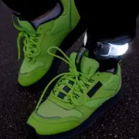 Фонарик — маячок безопасности Forrest Run, черный