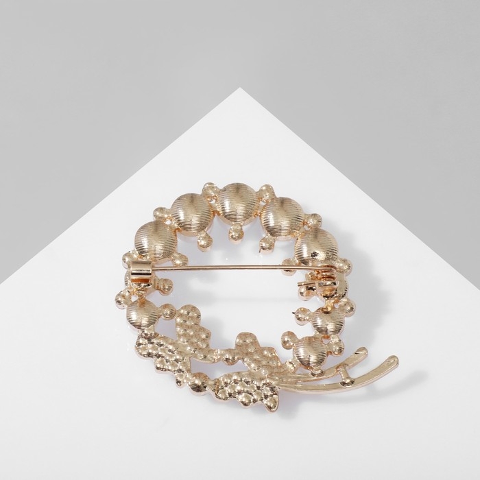 Брошь «Бабочки» в жемчужном венке, цвет белый в золоте Брошь «Бабочки» в жемчужном венке, цвет белый в золоте