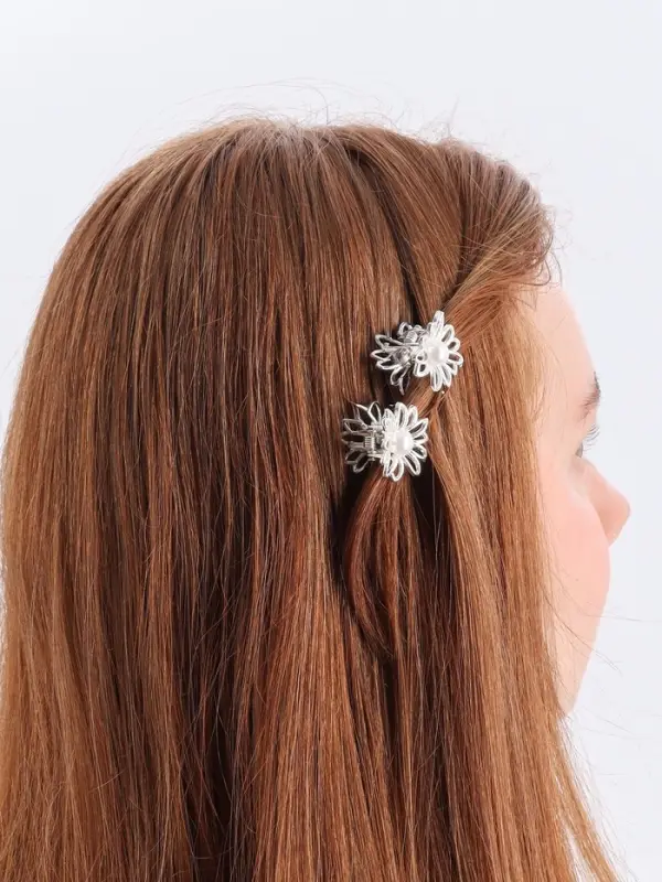 Крабик для волос «Ромашка», 2.2×2 см, серебро Крабик для волос «Ромашка», 2.2×2 см, серебро