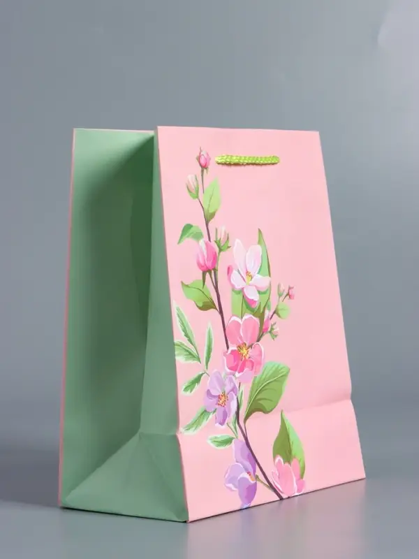 Пакет подарочный "Нежный комплимент" ламинированный 18 х 22,3 х 10 см