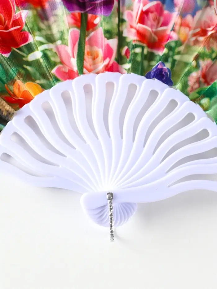 Веер пластик, текстиль "Пластилиновые цветы" МИКС 23 см Веер пластик, текстиль "Пластилиновые цветы" МИКС 23 см