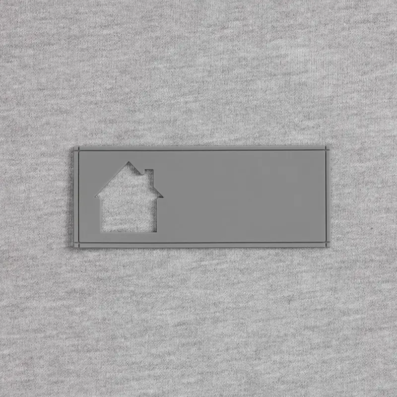 Лейбл из ПВХ с вырубкой «Дом», серый Лейбл из ПВХ с вырубкой «Дом», серый