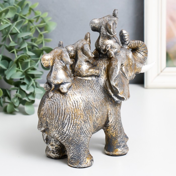 Сувенир полистоун Сувенир полистоун "Слон и три слонёнка на спине" светлое золото 15х8,5х6 см