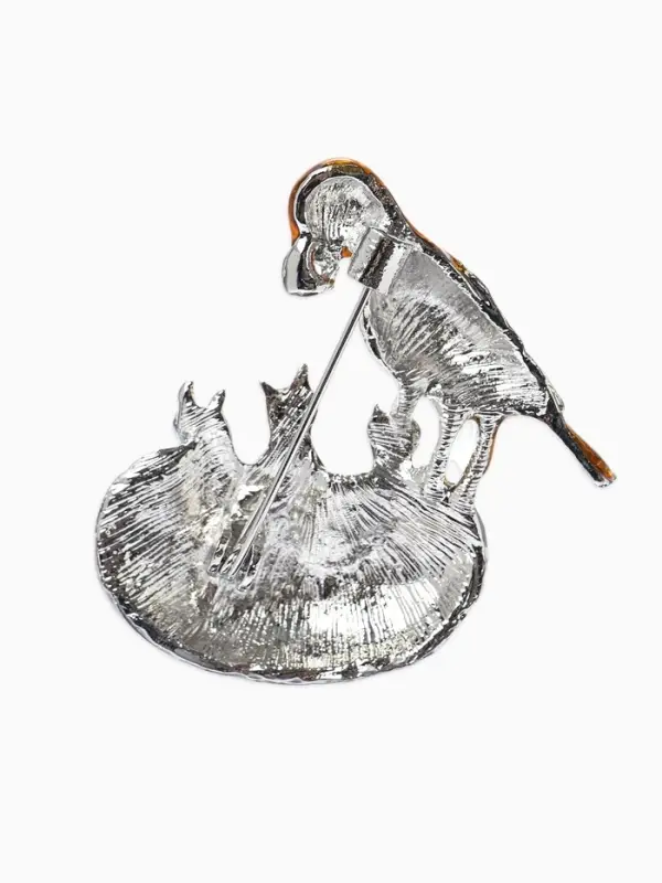 Брошь &laquo;Птица с  птенцами&raquo; гнездо, цветная в серебре