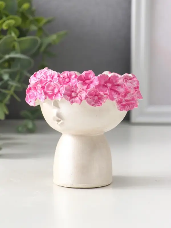 Подсвечник для тонкой свечи «Девочка в венке малая», 7.5×9×8 см, перламутр