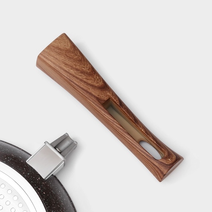 Сковорода кованая Magistro Granit, d=24 см, съёмная ручка soft-touch, антипригарное покрытие, индукция, цвет чёрный Сковорода кованая Magistro Granit, d=24 см, съёмная ручка soft-touch, антипригарное покрытие, индукция, цвет чёрный