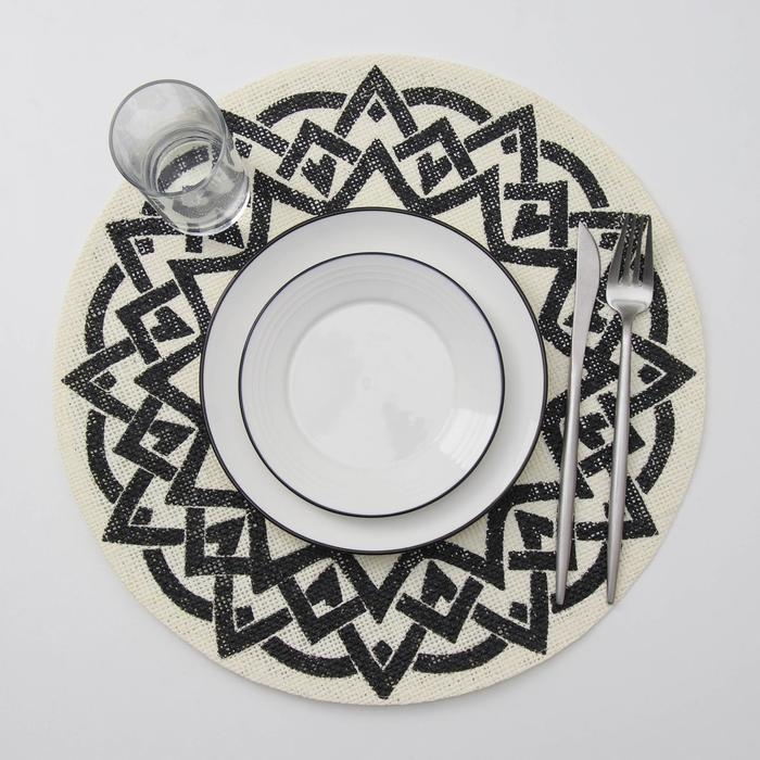 Салфетка сервировочная «Звезда», 38×38 см, цвет бело-чёрный
