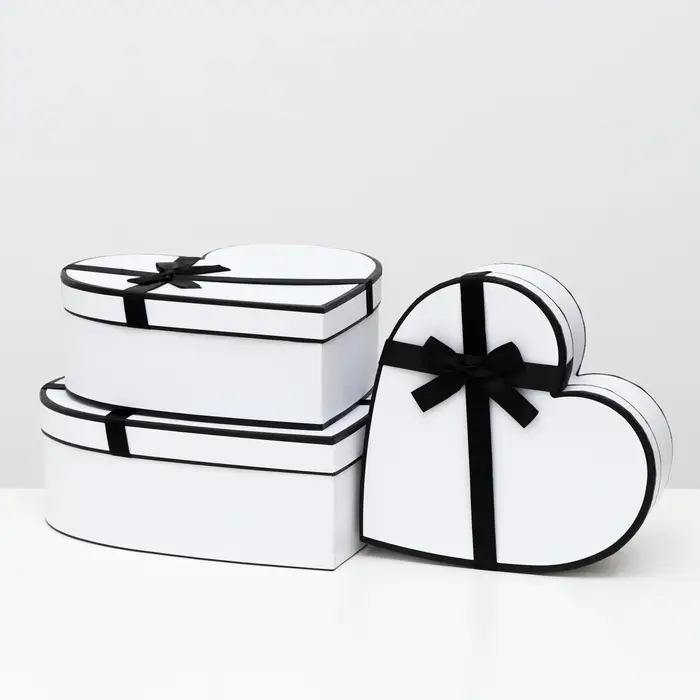 Набор подарочных коробок 3 в 1 &laquo;Сердца&raquo;, 33&times;32&times;11.5 - 26&times;25&times;9.5 см