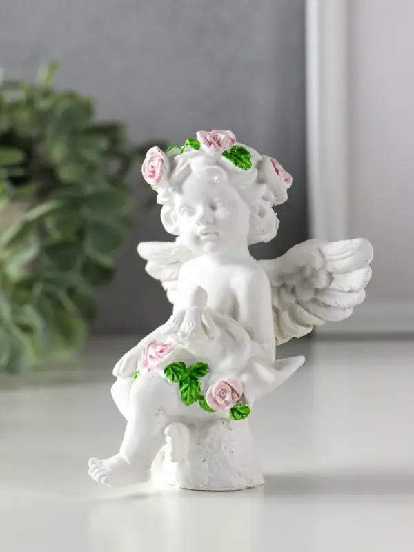 Сувенир полистоун "Ангелок в цветочном венке, с птичкой на ладоне" белый 9,5х6,5х10,5 см
