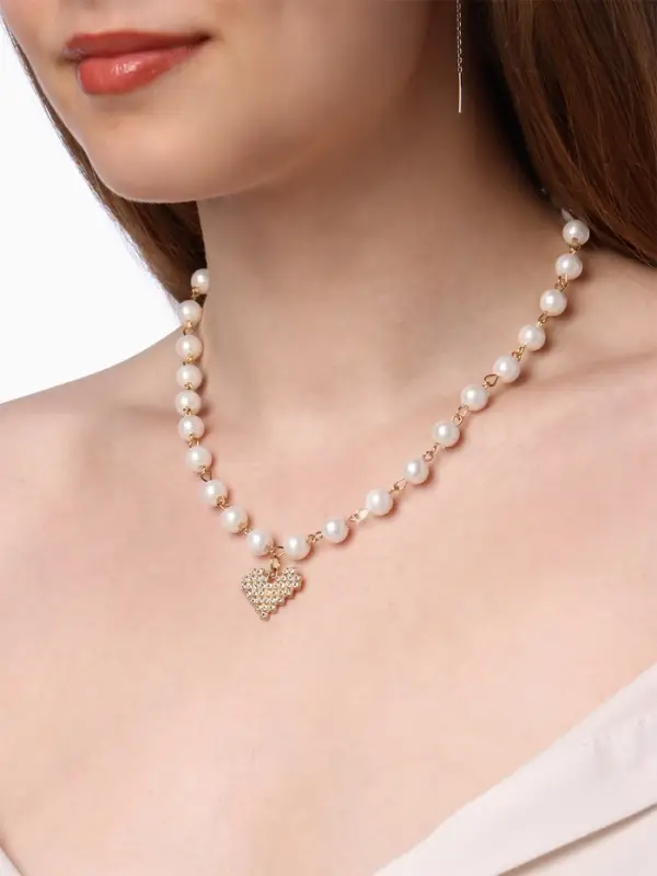 Колье с жемчугом &laquo;Сердце&raquo;, квадратное, шар №6, белое в золоте, L=40 см