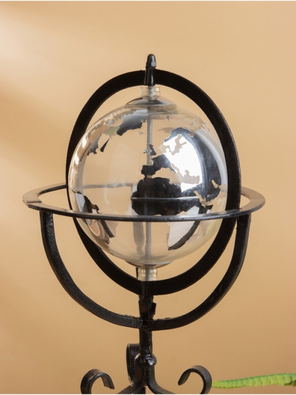 Глобус сувенирный «Мэджик», 19×19×40.5 см, стекло, металл Глобус сувенирный «Мэджик», 19×19×40.5 см, стекло, металл