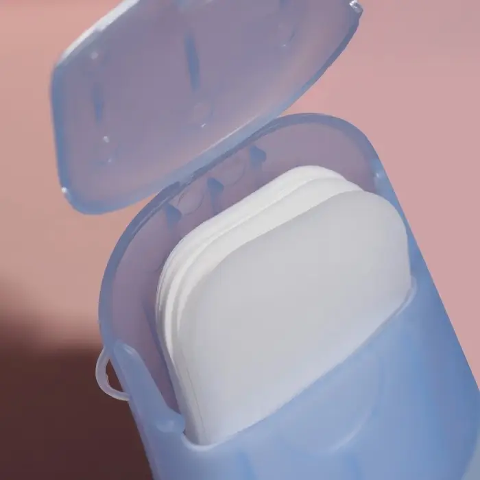 Мыло листовое, в пластинах, 18 (± 2) шт., в футляре, голубое