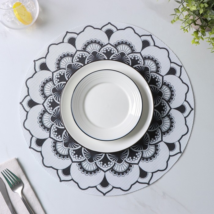 Салфетки сервировочные на стол Доляна «Мандалы», 4 шт, d=38 см, цвет белый Салфетки сервировочные на стол Доляна «Мандалы», 4 шт, d=38 см, цвет белый