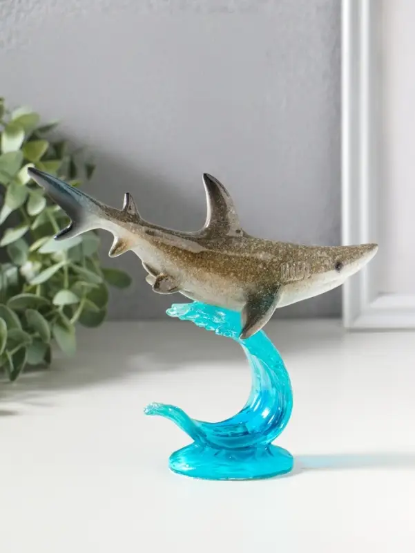 Сувенир полистоун лак "Акула на волне" 16,5х7,7х15,3 см