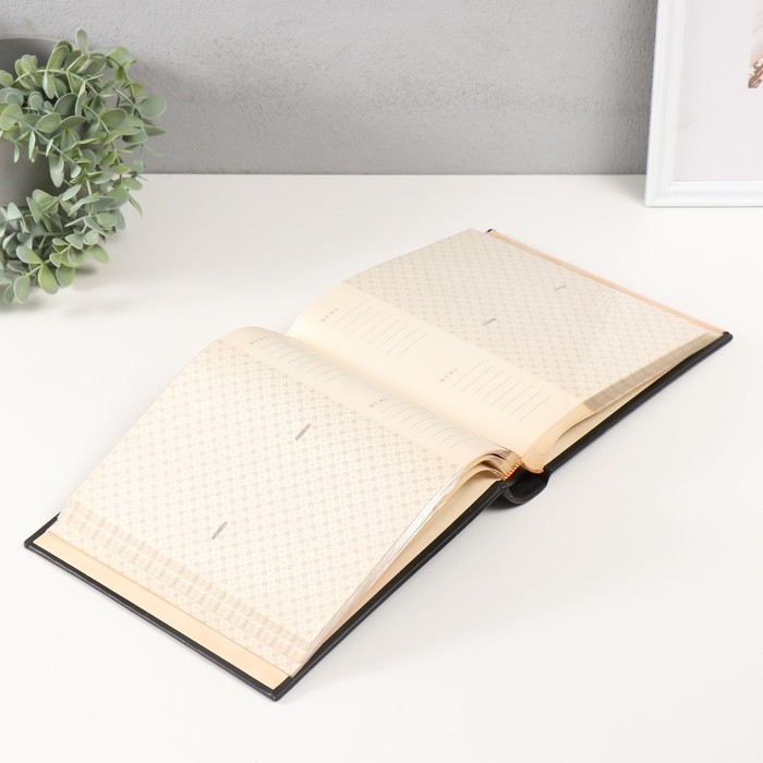 Фотоальбом кожзам на 200 фото 10х15 Фотоальбом кожзам на 200 фото 10х15 "Вышитая рама" черный 22х23х5 см