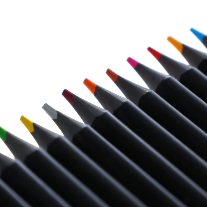 Карандаши цветные 18 цветов BlackWoodColor, пластиковые, трёхгранные, МИКС Карандаши цветные 18 цветов BlackWoodColor, пластиковые, трёхгранные, МИКС