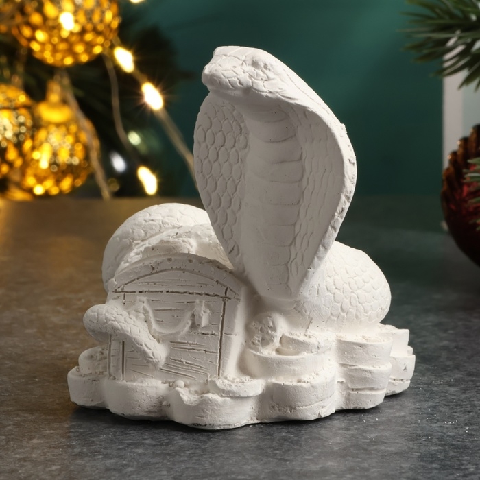 Новый год. Символ 2025. Фигура для раскраски  Новый год. Символ 2025. Фигура для раскраски "Змея с сундуком", 6х6х5см