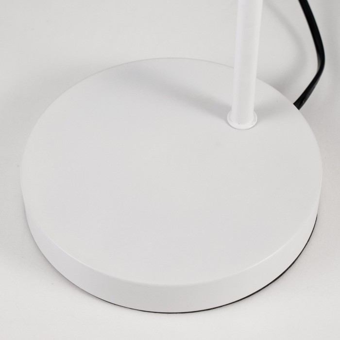 Настольная лампа "Джадо" E27 40Вт белый 15х15х47 см