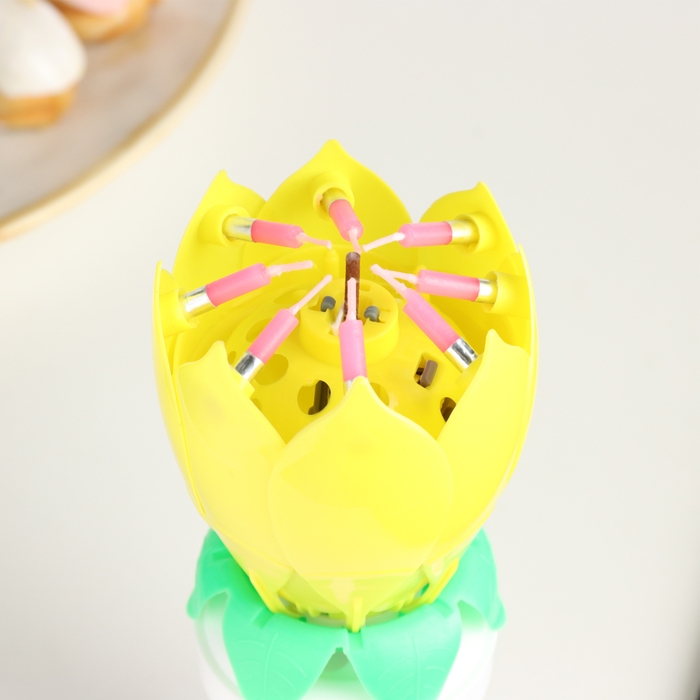 Свеча для торта музыкальная  Свеча для торта музыкальная "Тюльпан", крутящаяся, жёлтая, 14,5×6 см