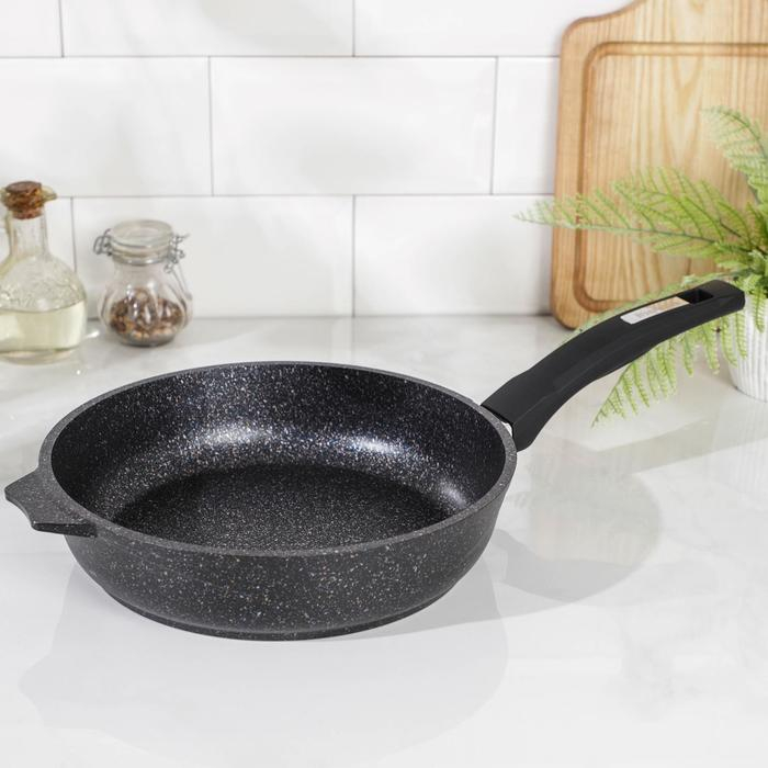 Сковорода «Гранит Star», d=24 см, пластиковая ручка, антипригарное покрытие, тёмно-синий