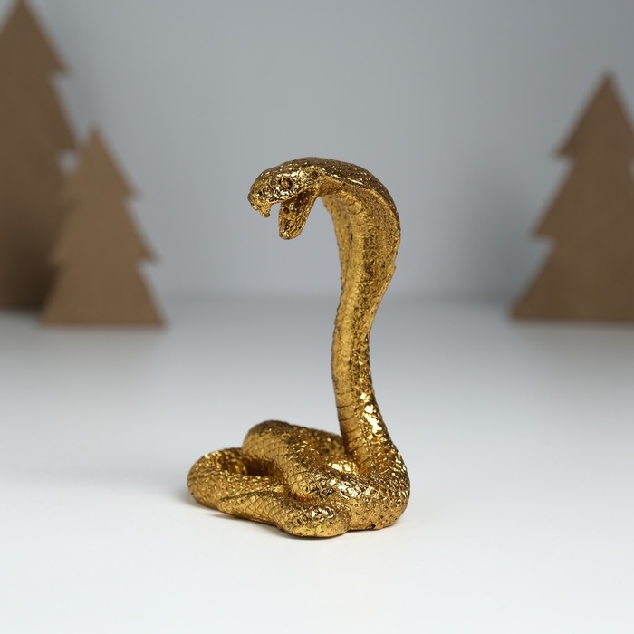 Сувенир полистоун Сувенир полистоун "Королевская кобра" золото 7х5х8,7 см