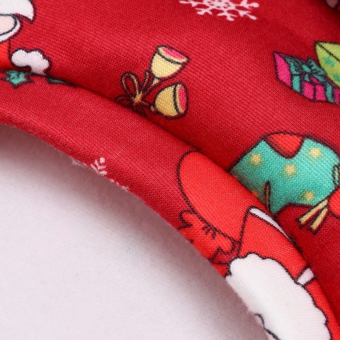 Новый год. Кофта новогодняя для животных  Новый год. Кофта новогодняя для животных "Подарки", размер M, красный (ДС 30, ОШ 26, ОГ 38 см)