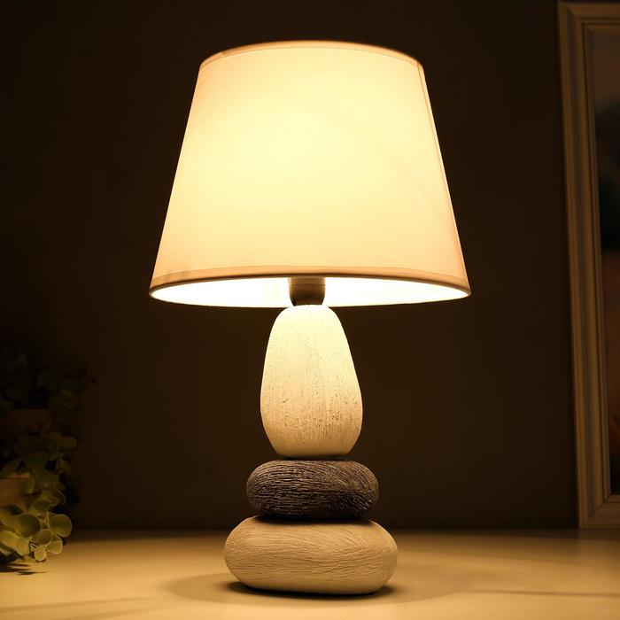 Лампа настольная 16446/1WT E14 40вт бело-черный 22х22х34 см RISALUX