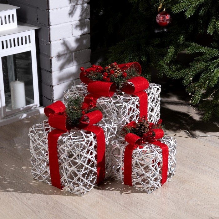 Светодиодная фигура «Серебристые подарки с красной лентой» 15, 20, 25 см, текстиль, металл, 220 В, свечение тёплое белое Светодиодная фигура «Серебристые подарки с красной лентой» 15, 20, 25 см, текстиль, металл, 220 В, свечение тёплое белое