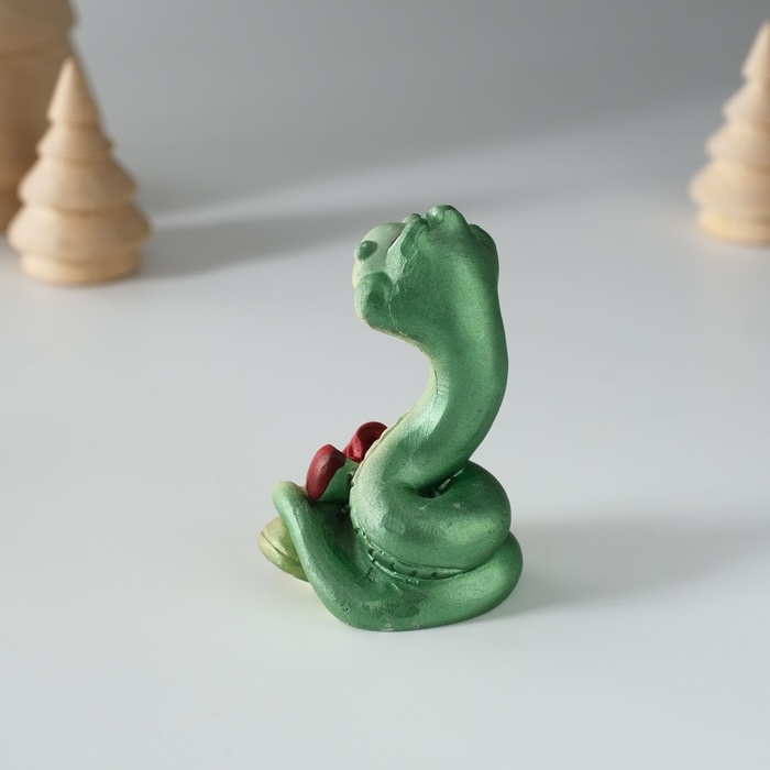 Сувенир полистоун Сувенир полистоун "Змейка с колокольчиками/звездой" МИКС 3,5х3,5х6,5 см