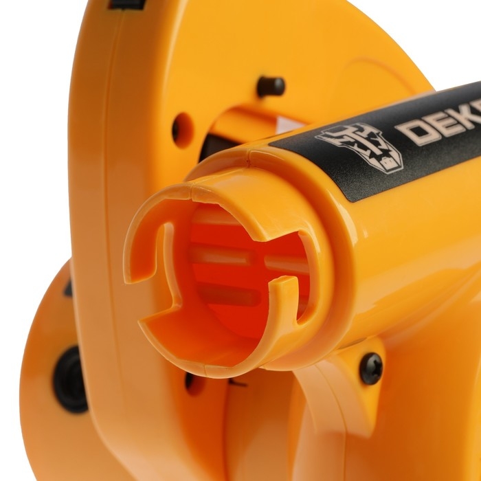 Воздуходувка садовая DEKO DKBL1100, электрическая, с набором насадок, 1.1 кВт, 150 м3/час Воздуходувка садовая DEKO DKBL1100, электрическая, с набором насадок, 1.1 кВт, 150 м3/час