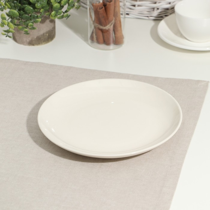 Тарелка фарфоровая «365+», d=21 см, белая Тарелка фарфоровая «365+», d=21 см, белая