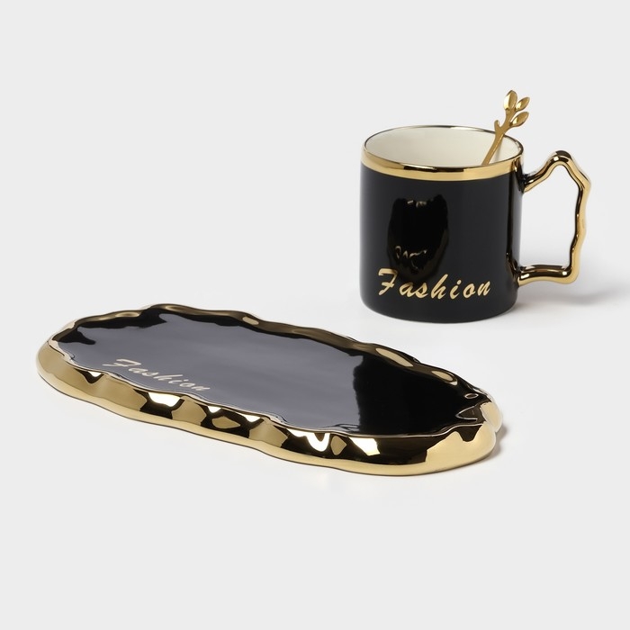 Чайная пара керамическая «Роскошь», 3 предмета: кружка 250 мл, блюдце 23,5×13 см, ложка, цвет чёрный Чайная пара керамическая «Роскошь», 3 предмета: кружка 250 мл, блюдце 23,5×13 см, ложка, цвет чёрный