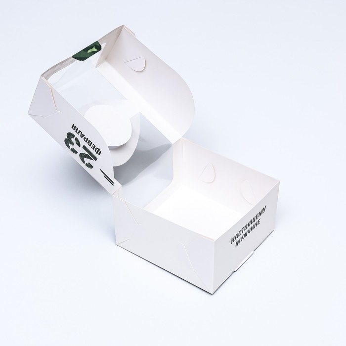 Коробка под бенто-торт с окном Коробка под бенто-торт с окном "Настоящему мужчине, 23 февраля", 14 х 14 х 8 см