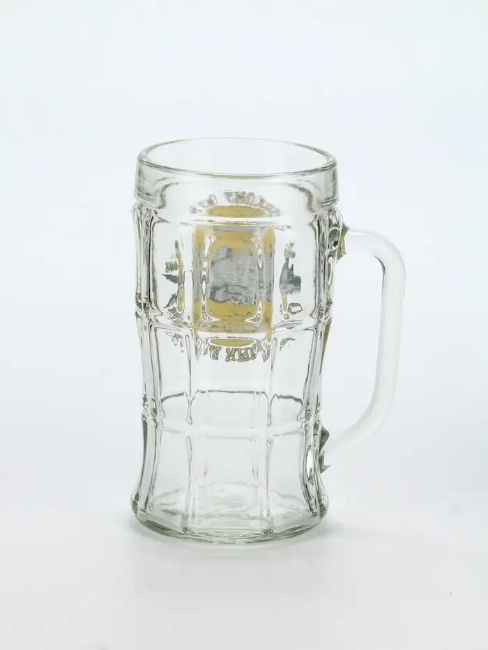 Кружка пивная стеклянная «Крепкому мужику, со светлым будущим», 500 мл Кружка пивная стеклянная «Крепкому мужику, со светлым будущим», 500 мл