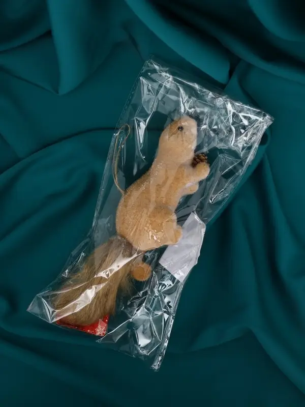 Украшение ёлочное Украшение ёлочное "Белка с шишкой" 4,5х20 см, бежевый