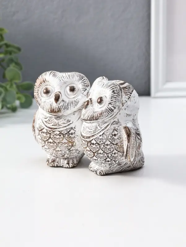Сувенир полистоун "Совята- объятия" белый с золотой патиной 13,7х8х8,7 см