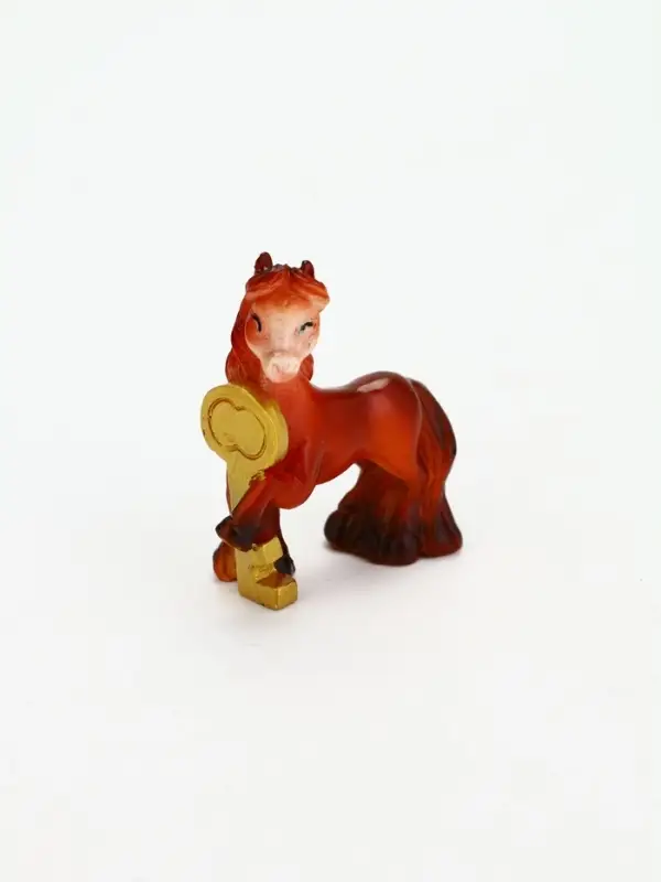 Сувенир новогодний «Лошадь с ключом», 5.5 х 4.5 см Сувенир новогодний «Лошадь с ключом», 5.5 х 4.5 см