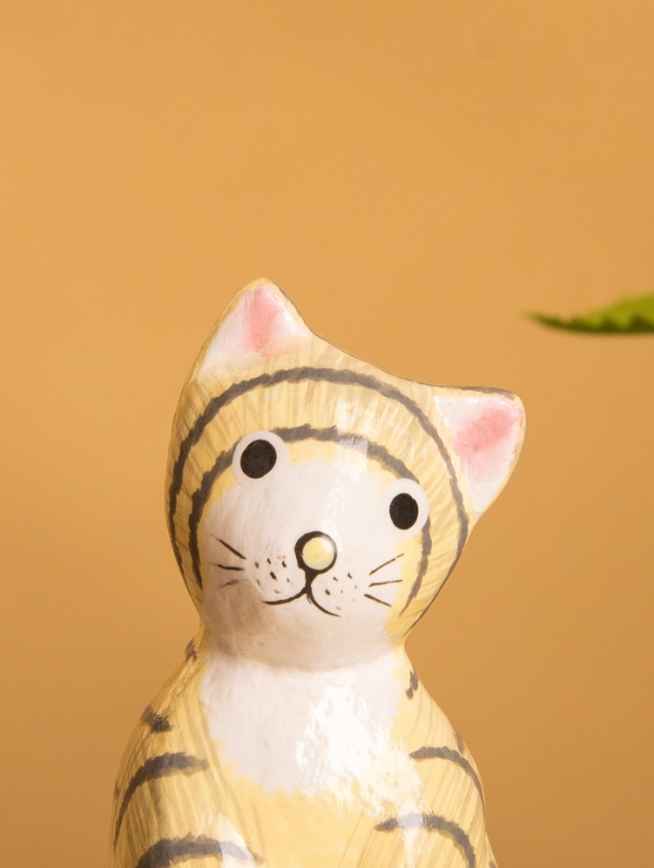 Сувенир «Полосатый кот», 8×3.5×2.5 см, дерево Сувенир «Полосатый кот», 8×3.5×2.5 см, дерево