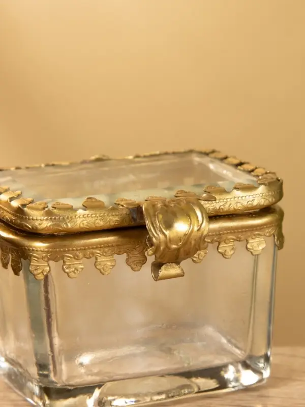 Шкатулка «Коробок», 6×5.5×4.5 см, латунь, стекло Шкатулка «Коробок», 6×5.5×4.5 см, латунь, стекло