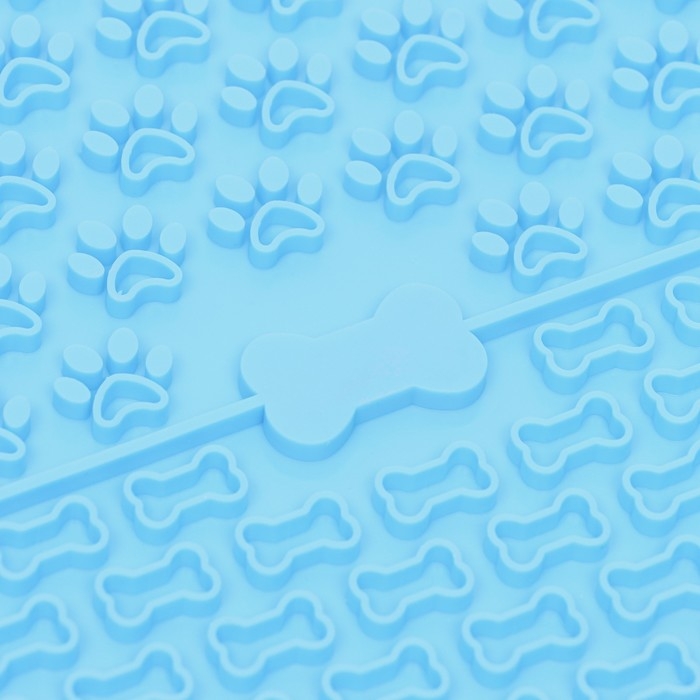 Коврик для лизания на присосках 18,5 х 18,5 см, силикон, голубой Коврик для лизания на присосках 18,5 х 18,5 см, силикон, голубой