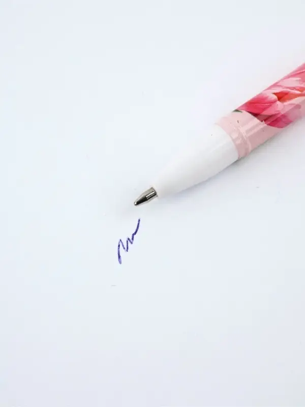 Ручка пластик с колпачком Ручка пластик с колпачком "8 Марта", синяя паста 0.5 мм