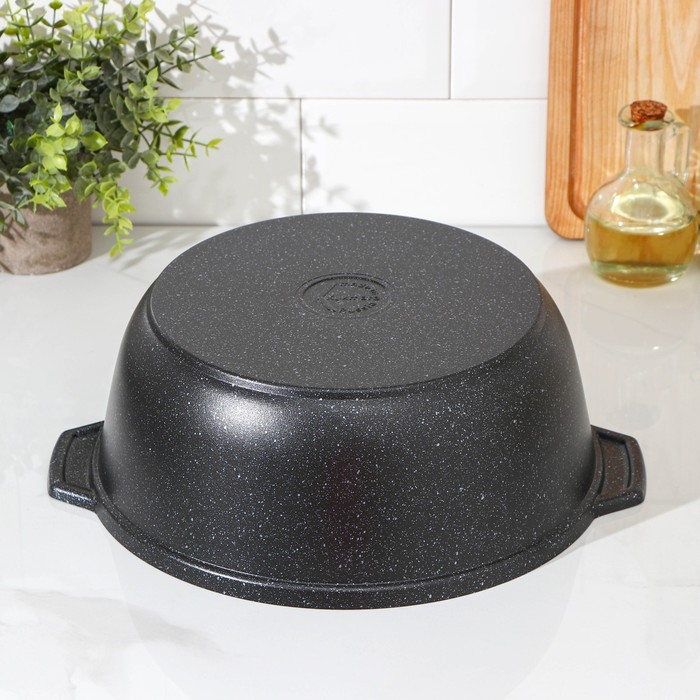 Кастрюля-жаровня, 5 л, d=28 см, антипригарное покрытие, цвет чёрный Кастрюля-жаровня, 5 л, d=28 см, антипригарное покрытие, цвет чёрный