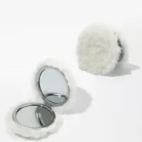 Зеркало складное «Мех», d=8 см, с увеличением, с искусственным мехом, белое Зеркало складное «Мех», d=8 см, с увеличением, с искусственным мехом, белое