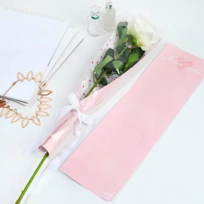 Пакет для цветов с вкладышем «Люблю тебя» Пакет для цветов с вкладышем «Люблю тебя»